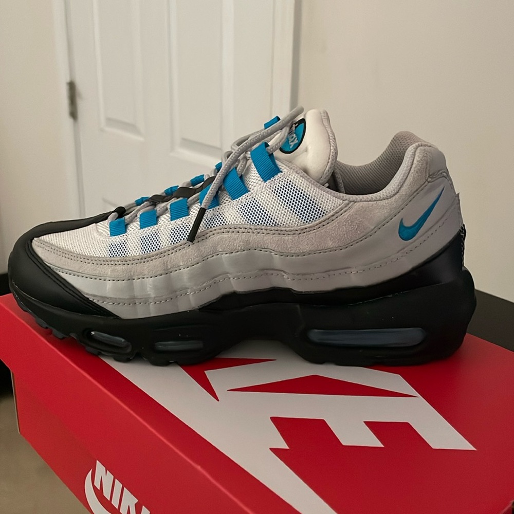 Only been worn two twice .